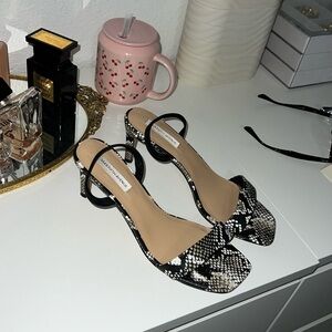 In good condition very cute